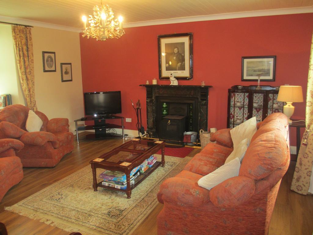 Tralia Farmhouse Self Catering Farranfore Habitación foto